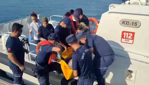 Fethiye Açıklarında Hastalanan Turiste Sahil Güvenlik Yetişti