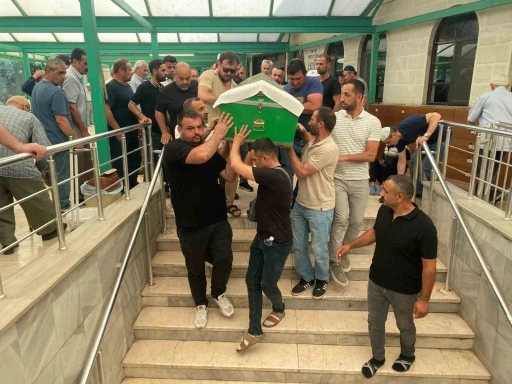 Girdiği denizde hayatını kaybetmişti, son yolculuğuna uğurlandı
