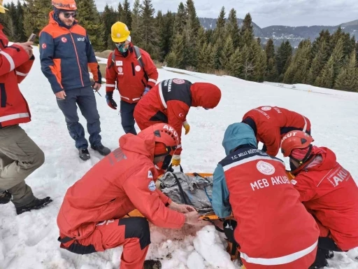 Giresun&rsquo;da &ccedil;ığ tatbikatı ger&ccedil;eğini aratmadı

