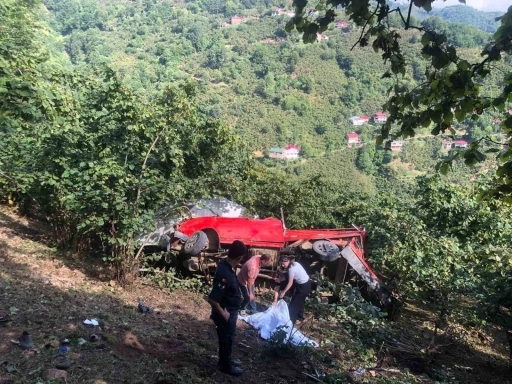 Giresun’da fındık işçilerini taşıyan araç şarampole yuvarlandı: 1 ölü, 9 yaralı
