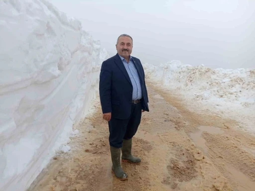Giresun&rsquo;da mayıs ayında kar m&uuml;cadelesi
