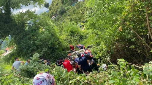 Giresun&rsquo;da trafik kazası: 2 &ouml;l&uuml;, 3 yaralı

