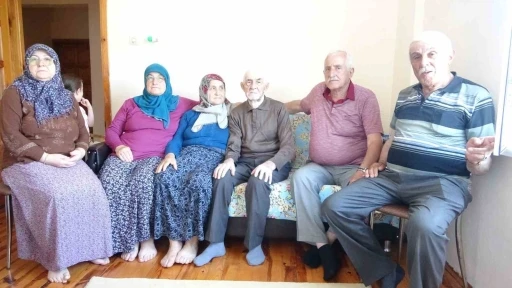 Giresunlu 101 yaşındaki Ali Dede: &quot;Menderes’ten sonra ülkede bolluk dönemi Erdoğan zamanında yaşanıyor&quot;
