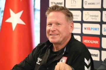 Gisdol: &quot;Beşiktaş maçından galibiyetle ayrılmak istiyoruz&quot;
