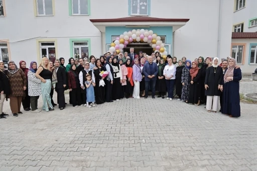 Giyim Üretim Teknolojisi ve İğne Oyası Kursları’nın yıl sonu sergisi
