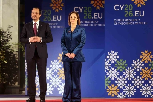 GKRY lideri Hristodulidis&rsquo;in eşi Philippa Karsera sosyal medyadaki baskı nedeniyle STK&rsquo;daki g&ouml;revinden istifa etti
