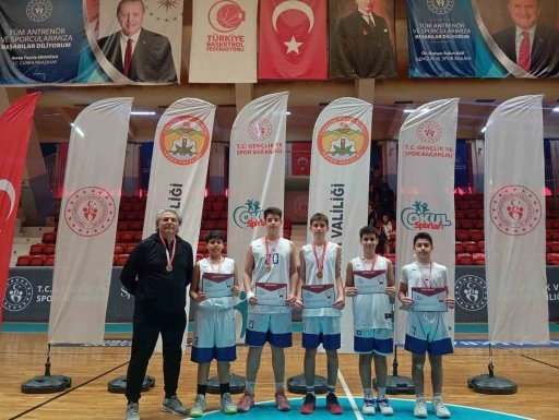 GKV Basketbol Yıldız Erkekler &rsquo;de T&uuml;rkiye Finallerine y&uuml;kseldi
