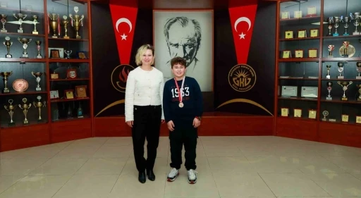 GKV&rsquo;li &Ccedil;alışıcı Gaziantep boks şampiyonu
