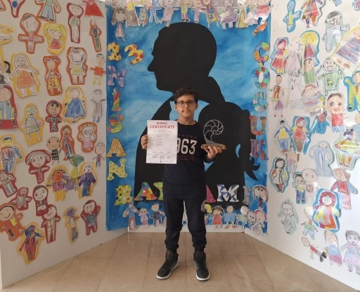 GKV&rsquo;li Mehmet Aras &Ccedil;elik Robotik Kodlamada Roma yolcusu
