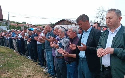 Göcenoluk’ta yağmur duası ve sıla-i rahim etkinliği
