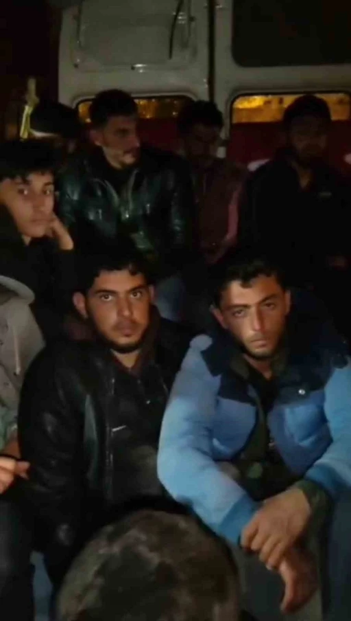 Minibüste 20 Düzensiz Göçmen Yakalandı