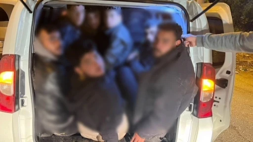 G&ouml;&ccedil;menleri tıka basa taşırken yakayı ele veren insan tacirine 102 bin TL ceza
