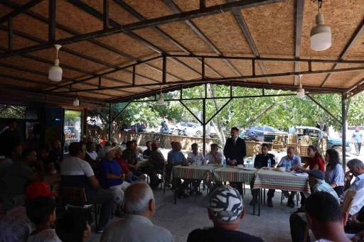 G&ouml;k&ccedil;eada Kaymakamı vatandaşlarla bir araya geldi
