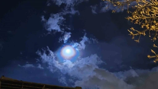 Gökyüzünde görsel şölen: Lunar Corona görüntülendi
