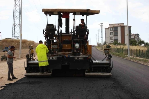 G&ouml;lbaşı Caddesi yeni y&uuml;z&uuml;ne kavuştu
