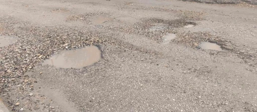G&ouml;lbaşı esnafından belediyeye yol tepkisi
