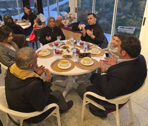 G&ouml;lbaşı&rsquo;nda şehit yakınları ve gazilerle iftar programı

