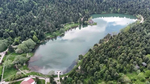 G&ouml;lc&uuml;k Tabiat Parkı bayram sonrası sessiz g&uuml;zelliğine b&uuml;r&uuml;nd&uuml;
