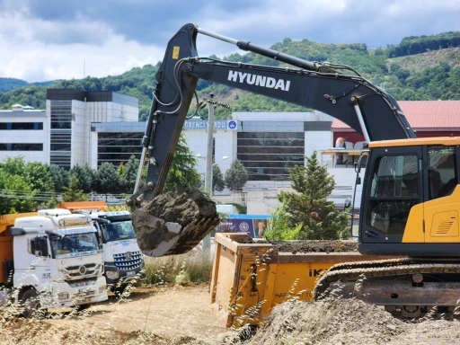 G&ouml;lc&uuml;k&rsquo;te dev spor kompleksinin hafriyat &ccedil;alışmaları başladı
