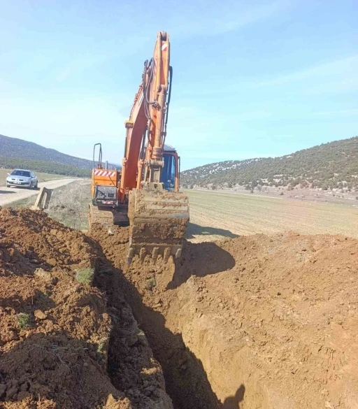 G&ouml;le d&ouml;nen Kuru Ova&rsquo;daki sular Beyşehir G&ouml;l&uuml;&rsquo;ne aktarılıyor
