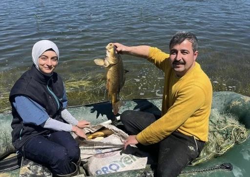 G&ouml;lette ka&ccedil;ak avcılığa ge&ccedil;it yok: Yasa dışı ağ imha edildi
