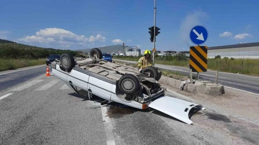 Gönen’de trafik kazası: Takla atan araçta 2 kişi yaralandı
