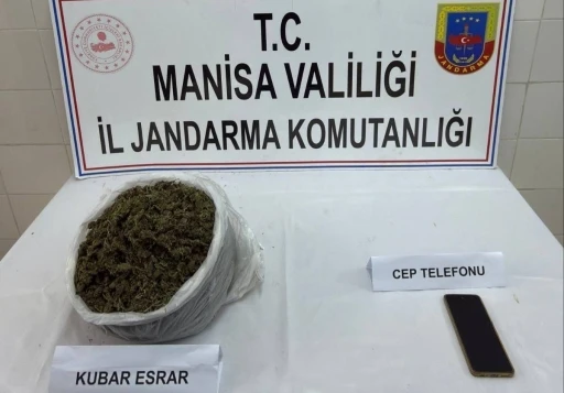 G&ouml;rdes&rsquo;te 2 kilo 352 gram kubar esrar ele ge&ccedil;irildi
