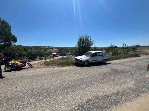 G&ouml;rdes&rsquo;te motosiklet otomobile &ccedil;arptı: 2 yaralı
