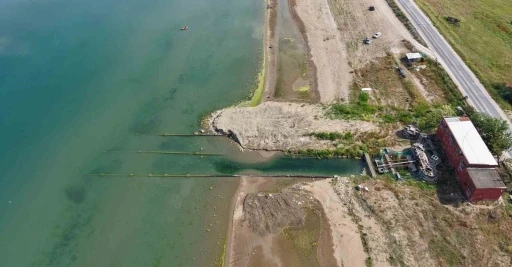 G&ouml;ren ikinci bazilika sandı, fabrikaya su &ccedil;eken borular olduğu ortaya &ccedil;ıktı

