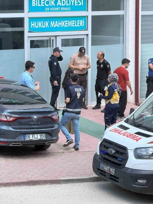 G&ouml;revi başında kalp krizi ge&ccedil;iren polis memuru hayatını kaybetti
