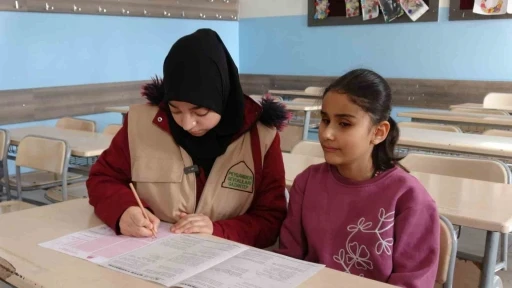 G&ouml;rme engelli kardeşlerin Siyer Yarışması heyecanı
