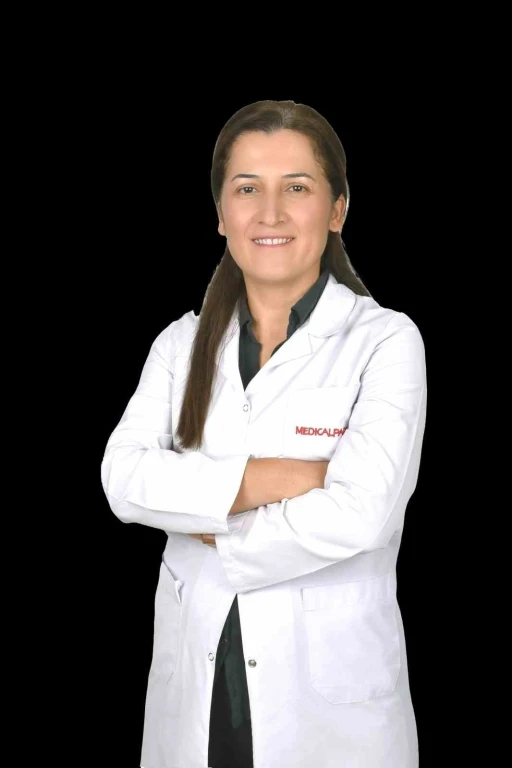 G&ouml;z &ccedil;izdirme işlemi &ouml;ncesinde ayrıntılı g&ouml;z muayenesi şart
