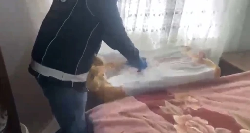 G&ouml;z kulak olacakları evi uyuşturucu deposuna &ccedil;evirdiler

