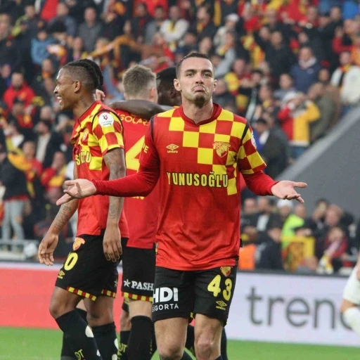 Göztepe’de David Tijanic, Al-Najmah’a transfer oldu
