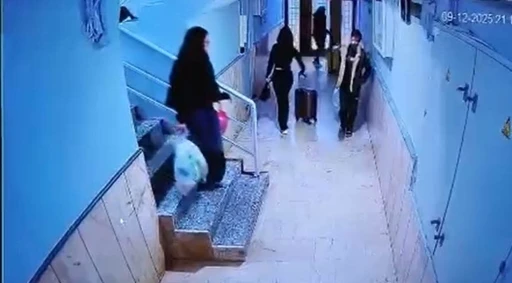 Güllü’nün kızı ve arkadaşının valizlerle kaçmaya çalıştığı anlar kamerada
