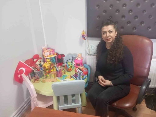 G&uuml;ltepe Muhtarlığı&rsquo;nda &ccedil;ocuklar i&ccedil;in oyun masası hazırlandı

