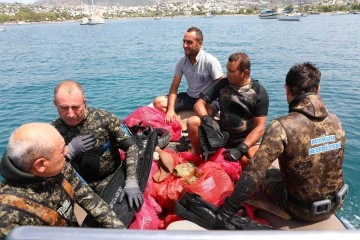 GÜMBET'TE DENİZ DİBİ TEMİZLİĞİ