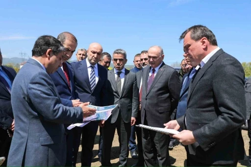 G&uuml;mr&uuml;k M&uuml;d&uuml;rl&uuml;ğ&uuml; proje sahası bakanlık heyetiyle incelendi
