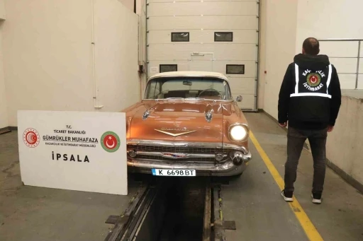 G&uuml;mr&uuml;kler Muhafaza ekipleri 233 ka&ccedil;ak araca el koydu, değeri 280 milyon 533 bin lira
