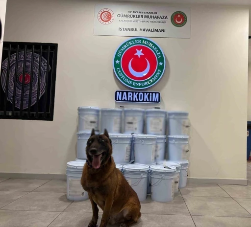 G&uuml;mr&uuml;kler Muhafaza ekiplerince d&uuml;zenlenen operasyonlarda 1 milyar 945 milyon lira değerinde uyuşturucu madde yakalandı
