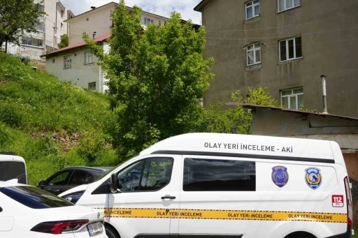 G&uuml;m&uuml;şhane&rsquo;de 19 yaşındaki gen&ccedil; kız evinde &ouml;l&uuml; bulundu
