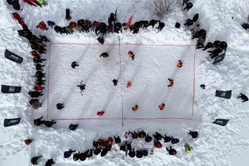 G&uuml;m&uuml;şhane&rsquo;de 33. Kar Voleybolu Şenliği Ahmet &Ccedil;alık anısına d&uuml;zenlendi
