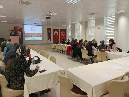 G&uuml;m&uuml;şhane&rsquo;de kadına y&ouml;nelik şiddetle m&uuml;cadele &ccedil;alıştayı d&uuml;zenlendi
