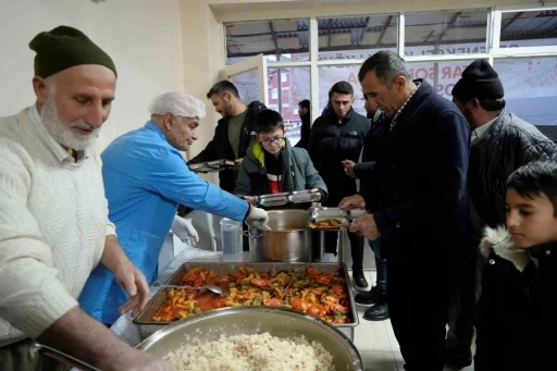 G&uuml;m&uuml;şhane&rsquo;nin Kırıklı k&ouml;y&uuml;nde 22 yıldır &uuml;cretsiz iftar veriliyor

