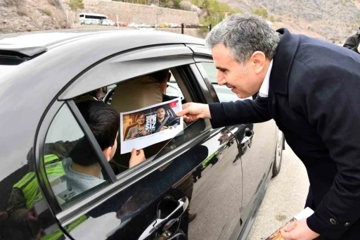 G&uuml;m&uuml;şhane Valisi Atay, bayram &ouml;ncesi trafik denetimlerine katıldı
