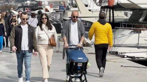 Güneşli havayı fırsat bilen vatandaşlar bayramın ilk gününde Bebek Sahili’ne akın etti
