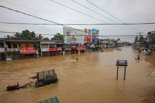Güney Asya ülkelerindeki sel ve toprak kaymalarında can kaybı 500’ü aştı
