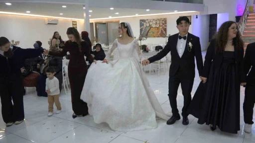 G&uuml;ney Kore&rsquo;den iş i&ccedil;in geldiği T&uuml;rkiye&rsquo;ye damat oldu
