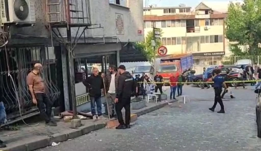 Güngören’de iş yerinde patlama anı kamerada
