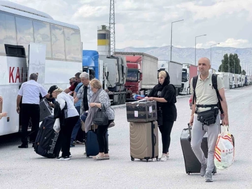 Gürbulak Sınır Kapısı’nda hava sahası etkisi: Karayolu tercih ediliyor
